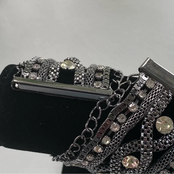 Chain & Rhinestone Bracelet - Picture 11 of 12